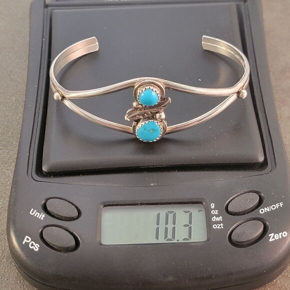 Vintage Sterling Navajo Two Turquoise Leaf Cuff - Picture 10 of 10